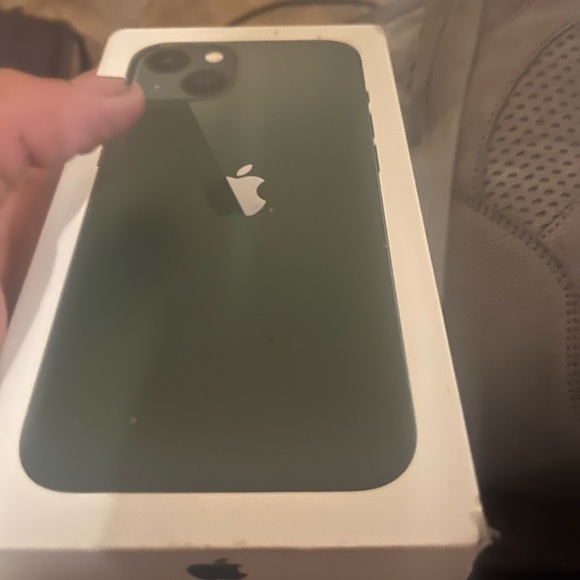 Iphone 13 - Picture 4 of 7